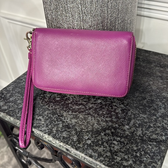 Tory Burch Saffiano Leather Fuchsia Zip Around Wristlet Wallet - Picture 3 of 11